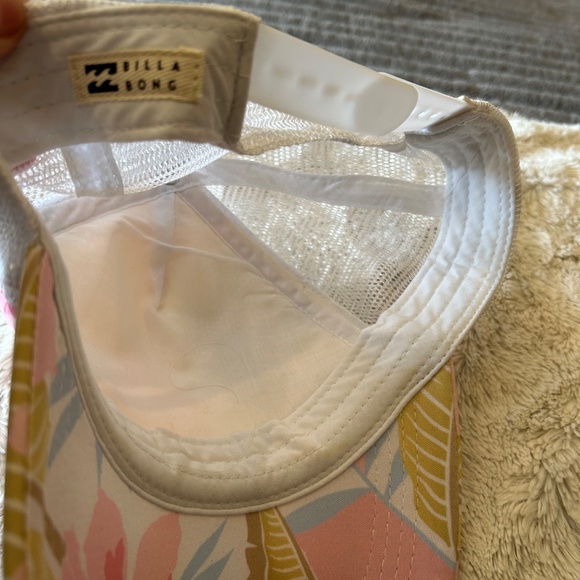 Women’s Billabong ball cap NWOT - Picture 5 of 5